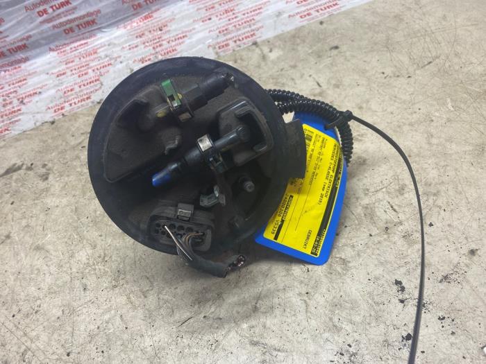 Gebruikte Brandstofpomp Elektrisch Mercedes C (W205) C-220 2.2 CDI BlueTEC, C-220 d 16V Prijs € 32,67 Inclusief btw aangeboden door Autosloperij de Turk