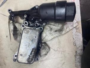 Gebruikte Oliefilterhuis Mercedes E (W212) E-250 CDI 16V BlueEfficiency,BlueTec Prijs € 82,28 Inclusief btw aangeboden door Autosloperij de Turk