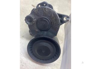 Gebruikte Spanrol Multiriem Mercedes E (W212) E-250 CDI 16V BlueEfficiency,BlueTec Prijs € 26,62 Inclusief btw aangeboden door Autosloperij de Turk