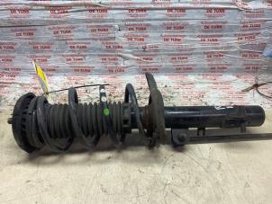 Gebruikte Schokdemper rechts-voor Opel Crossland (X) 1.2 12V Euro 6 Prijs € 48,40 Inclusief btw aangeboden door Autosloperij de Turk