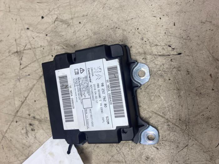 Gebruikte Airbag Module Opel Crossland (X) 1.2 12V Euro 6 Prijs € 48,40 Inclusief btw aangeboden door Autosloperij de Turk