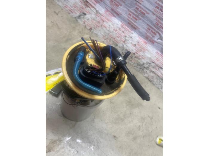 Gebruikte Tank element Pomp Volkswagen Polo V (6R) 1.2 TDI 12V BlueMotion Prijs € 65,34 Inclusief btw aangeboden door Autosloperij de Turk