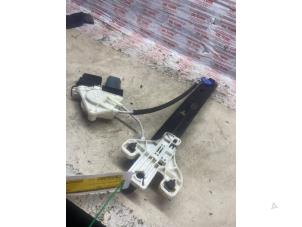 Gebruikte Raammechaniek 4Deurs rechts-achter Seat Altea XL (5P5) 1.8 TFSI 16V Prijs € 43,56 Inclusief btw aangeboden door Autosloperij de Turk