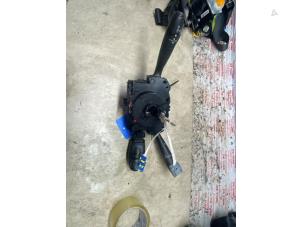 Gebruikte Licht + Raw Schakelaar Peugeot 307 CC (3B) 2.0 HDIF 16V Prijs € 54,45 Inclusief btw aangeboden door Autosloperij de Turk