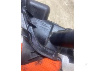 Gebruikte Thermostaathuis Renault Captur (2R) 0.9 Energy TCE 12V Prijs € 16,94 Inclusief btw aangeboden door Autosloperij de Turk