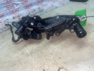 Gebruikte Thermostaathuis Renault Captur (2R) 0.9 Energy TCE 12V Prijs € 21,78 Inclusief btw aangeboden door Autosloperij de Turk