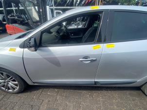 Gebruikte Portier 4Deurs links-voor Renault Megane III Berline (BZ) 1.4 16V TCe 130 Prijs € 108,90 Inclusief btw aangeboden door Autosloperij de Turk