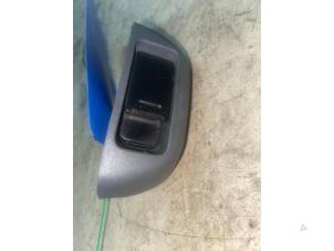 Gebruikte Raam schakelaar elektrisch Citroen C1 1.0 12V Prijs € 21,78 Inclusief btw aangeboden door Autosloperij de Turk