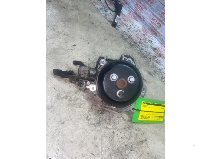 Gebruikte Waterpomp Jaguar XE 2.0d 180 16V Prijs € 54,45 Inclusief btw aangeboden door Autosloperij de Turk