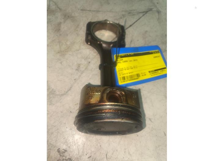 Gebruikte Zuiger Opel Corsa E 1.4 Turbo 16V Prijs € 26,62 Inclusief btw aangeboden door Autosloperij de Turk