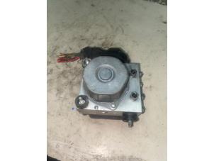 Gebruikte ABS Pomp Renault Clio IV (5R) 0.9 Energy TCE 90 12V Prijs € 108,90 Inclusief btw aangeboden door Autosloperij de Turk