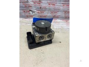 Gebruikte ABS Pomp Peugeot 208 I (CA/CC/CK/CL) 1.0 Vti 12V PureTech Prijs € 65,34 Inclusief btw aangeboden door Autosloperij de Turk