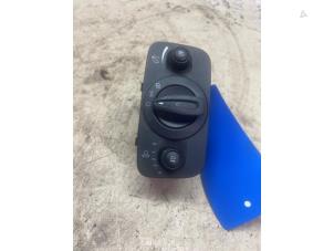 Gebruikte Schakelaar Licht Ford Kuga II 1.5 EcoBoost 16V 150 Prijs € 32,67 Inclusief btw aangeboden door Autosloperij de Turk