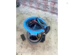 Gebruikte Benzinepomp Volkswagen Golf VI Cabrio (1K) 1.4 TSI 160 16V Prijs € 43,56 Inclusief btw aangeboden door Autosloperij de Turk