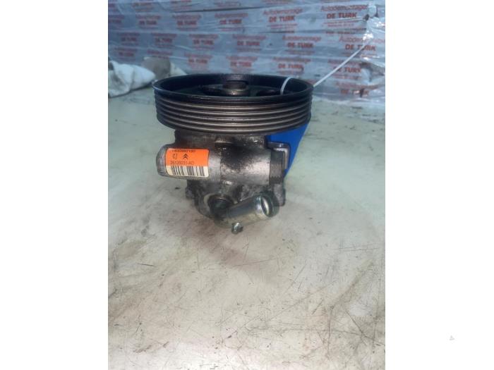 Stuurbekrachtiging Pomp van een Citroën Nemo (AA) 1.4 HDi 70 2008