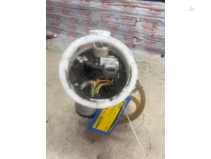 Gebruikte Benzinepomp BMW 3 serie (F30) 320i 2.0 16V Prijs € 90,00 Margeregeling aangeboden door Autosloperij de Turk