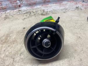 Gebruikte Luchtrooster Dashboard Audi A1 Sportback (8XA/8XF) 1.4 TFSI 16V 122 Prijs € 21,78 Inclusief btw aangeboden door Autosloperij de Turk