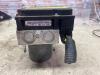 ABS Pomp van een Nissan Qashqai (J10) 2.0 16V 2008
