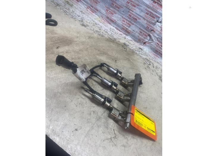Gebruikte Verstuiver brug Ford Fiesta 6 (JA8) 1.0 EcoBoost 12V 100 Prijs € 163,35 Inclusief btw aangeboden door Autosloperij de Turk