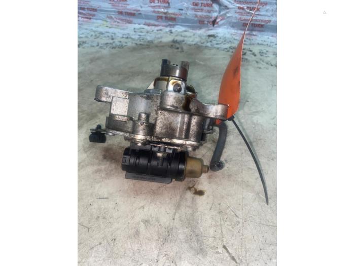 Vacuumpomp Rembekrachtiging van een Ford Focus 3 1.0 Ti-VCT EcoBoost 12V 125 2014