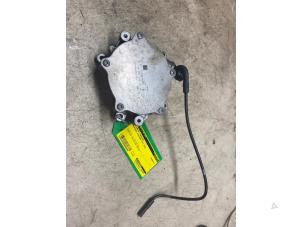 Gebruikte Vacuumpomp (Benzine) Mercedes A (W176) 1.6 A-180 16V Prijs € 43,56 Inclusief btw aangeboden door Autosloperij de Turk