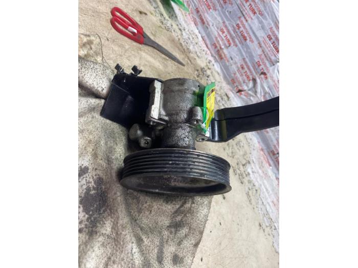Gebruikte Servopomp Alfa Romeo 147 (937) 1.6 Twin Spark 16V Prijs € 32,67 Inclusief btw aangeboden door Autosloperij de Turk