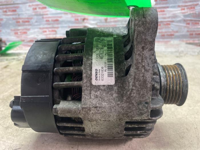Dynamo van een Alfa Romeo 147 (937) 1.6 Twin Spark 16V 2006