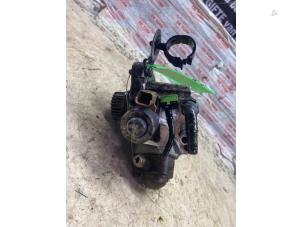 Gebruikte Hogedrukpomp Ford Kuga II (DM2) 2.0 TDCi 16V 180 4x4 Prijs € 211,75 Inclusief btw aangeboden door Autosloperij de Turk