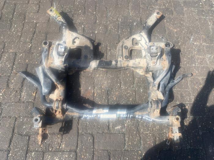 Gebruikte Subframe Jaguar XE 2.0d 180 16V Prijs € 272,25 Inclusief btw aangeboden door Autosloperij de Turk