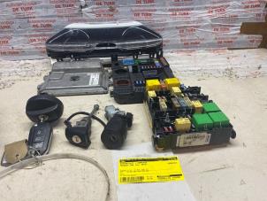 Gebruikte Contactslot + computer Peugeot 208 I (CA/CC/CK/CL) 1.0 Vti 12V PureTech Prijs € 108,90 Inclusief btw aangeboden door Autosloperij de Turk