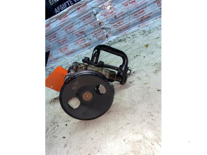Stuurbekrachtiging Pomp van een Hyundai Getz 1.3i 12V 2003