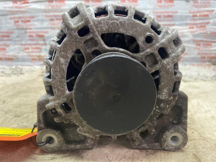 Dynamo van een Dacia Sandero II 0.9 TCE 12V 2014