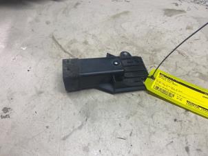 Gebruikte Koelvin relais Volkswagen Polo V (6R) 1.2 12V Prijs € 24,20 Inclusief btw aangeboden door Autosloperij de Turk