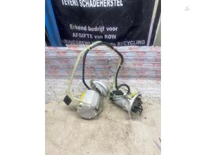 Gebruikte Tank element Pomp Mercedes E (R207) E-250 CGI 16V BlueEfficiency Prijs € 54,45 Inclusief btw aangeboden door Autosloperij de Turk