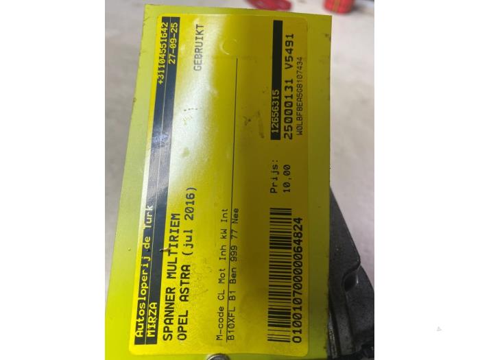Spanner multiriem van een Opel Astra K Sports Tourer 1.0 Turbo 12V 2016
