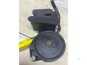 Gebruikte Pomp Servo Mercedes CLK (R209) 3.0 280 V6 18V Prijs € 90,75 Inclusief btw aangeboden door Autosloperij de Turk