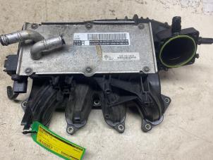 Gebruikte Inlaatspruitstuk Skoda Fabia II (5J) 1.2 TSI Prijs € 36,30 Inclusief btw aangeboden door Autosloperij de Turk