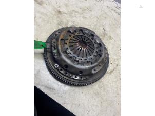 Gebruikte Vliegwiel Volkswagen Polo IV (9N1/2/3) 1.4 16V Prijs € 90,75 Inclusief btw aangeboden door Autosloperij de Turk