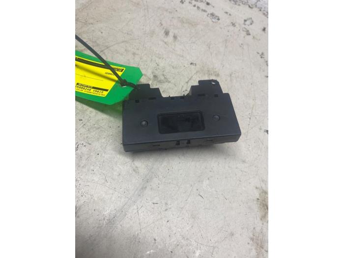 Gebruikte Display Interieur Peugeot 206 (2A/C/H/J/S) 1.4 XR,XS,XT,Gentry Prijs € 12,10 Inclusief btw aangeboden door Autosloperij de Turk