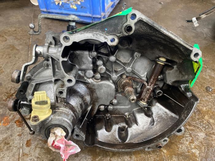 Gebruikte Versnellingsbak Peugeot 206 (2A/C/H/J/S) 1.4 XR,XS,XT,Gentry Prijs € 108,90 Inclusief btw aangeboden door Autosloperij de Turk