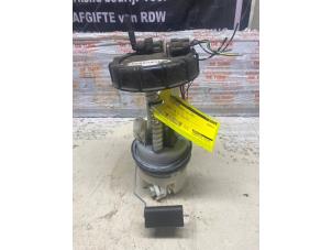 Gebruikte Benzinepomp Nissan Qashqai +2 (JJ10E) 2.0 16V Prijs € 108,90 Inclusief btw aangeboden door Autosloperij de Turk