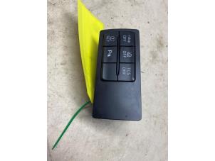 Gebruikte PDC Schakelaar Mazda CX-3 (DJ/DK) 2.0 SkyActiv-G 120 AWD Prijs € 36,30 Inclusief btw aangeboden door Autosloperij de Turk