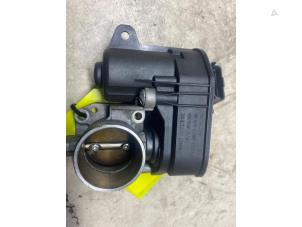 Gebruikte Gasklephuis Opel Crossland (X) 1.2 12V Prijs € 48,40 Inclusief btw aangeboden door Autosloperij de Turk