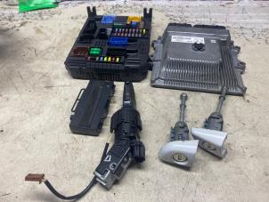 Gebruikte Kontaktslot + computer Opel Corsa F (UB/UH/UP) 1.2 Turbo 12V 100 Prijs € 459,80 Inclusief btw aangeboden door Autosloperij de Turk