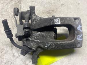 Gebruikte Remklauw (Tang) rechts-achter Opel Corsa F (UB/UH/UP) 1.2 Turbo 12V 100 Prijs € 36,30 Inclusief btw aangeboden door Autosloperij de Turk