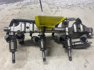 Gebruikte Injector brug Nissan Qashqai (J11) 1.2 DIG-T 16V Prijs € 181,50 Inclusief btw aangeboden door Autosloperij de Turk