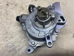 Gebruikte Vacuumpomp (Benzine) Ford Focus 3 1.0 Ti-VCT EcoBoost 12V 125 Prijs € 163,35 Inclusief btw aangeboden door Autosloperij de Turk