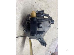 Gebruikte Vacuumpomp (Benzine) Ford Focus 3 1.0 Ti-VCT EcoBoost 12V 125 Prijs € 78,65 Inclusief btw aangeboden door Autosloperij de Turk