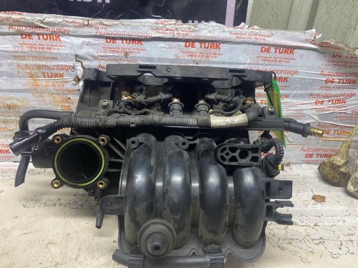 Gebruikte Inlaatspruitstuk Fiat Grande Punto (199) 1.2 Prijs € 42,35 Inclusief btw aangeboden door Autosloperij de Turk