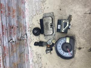 Gebruikte Kontaktslot + computer Peugeot 107 1.0 12V Prijs € 72,60 Inclusief btw aangeboden door Autosloperij de Turk